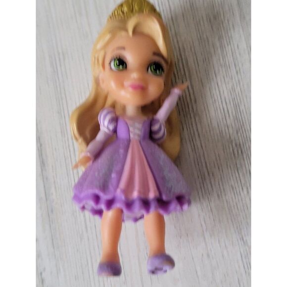 Tangled Rapunzel toddler mini doll Disney Pixar toy figure - Picture 2 of 8